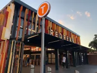 3 Bedroom Terrace House at Prime Location. 7 minutes to CBD! Hotels near Green Square