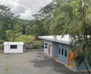 Private Studio, 90 seconds to the beach, with AC, WiFi, & Pool