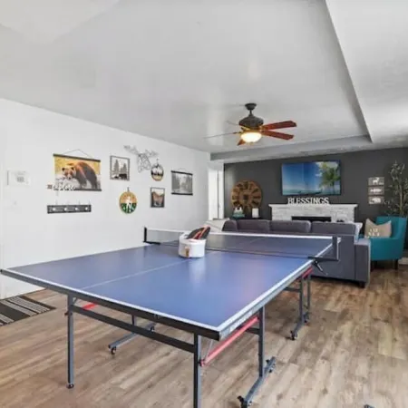 Spacious Home near Ski Resort- 2GBFiber-Game room-HotTub