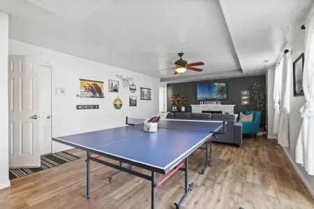 Spacious Home near Ski Resort- 2GBFiber-Game room-HotTub