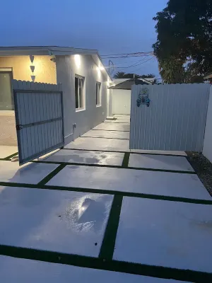 Charming studio in lovely Hialeah with AC, WiFi