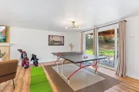 The Benson - Cozy Modern 4bd by Airport & DT