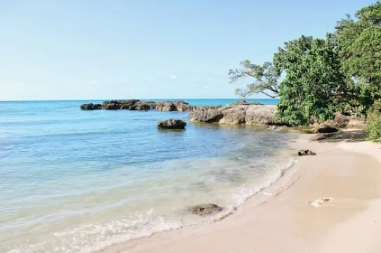 CasaLamar Beachside Retreat