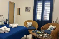 Sweet World - Family Room with Terrace Near the Beach