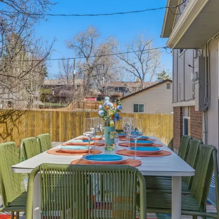 Spacious 4BD - Backyard BBQ, Fire Pit & Mini Golf
