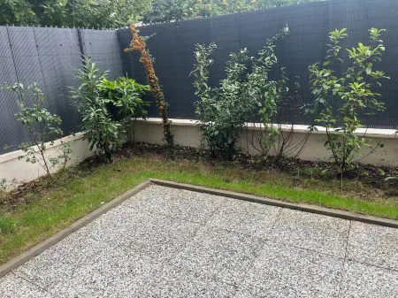 Your cosy nest in Livry Gargan, about 25 minutes by public transport from Paris Отели в г. Ливри-Гарган