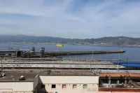 Apartment in the center: 5 bedrooms; 10 beds; 3 bathrooms