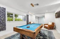 Beechwood Bungalow! Spacious 4-bedroom house with pool in charming Fort Myers فنادق في Whiskey Creek