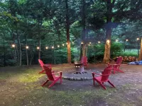 Creekside vintage retreat with HOT TUB!