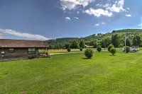 Dream Valley Mountain View Cabin w/ Covered Porch! - Homestays