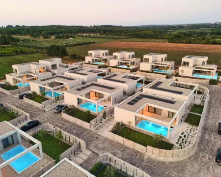 TARIA RESORT Hotels in Vabriga