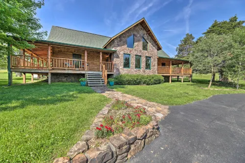 Eureka Springs 地區的小屋，帶露台+7英畝！ - 鄉村度假屋