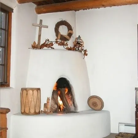 Beautiful Mountain Views, Beamed Ceilings, 2 Fireplaces