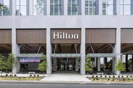 Hilton Arlington Rosslyn the Key Отели рядом с достопримечательностью «Могила Неизвестного Солдата»