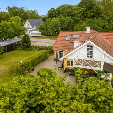 "Elza" - 2.5km from the sea