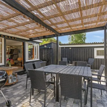 "Antonie" - 700m from the Sea