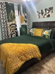 Cozy Small Bedroom and Bathroom Hotel a 