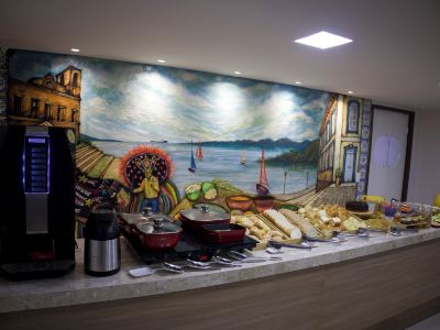 Maren Praia Hotel