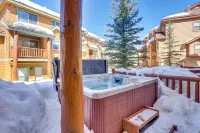 Airy Winter Park Gem w/ Private Outdoor Hot Tub! - Wifi