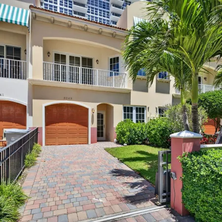 Luxury Beach Townhouse 30 Min from Miami Stadium World Cup