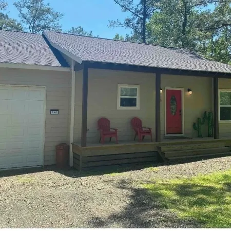 Cozy Cottage in Rayburn Country-Pet Friendly-King Suite/Pool Table! Sleeps 10