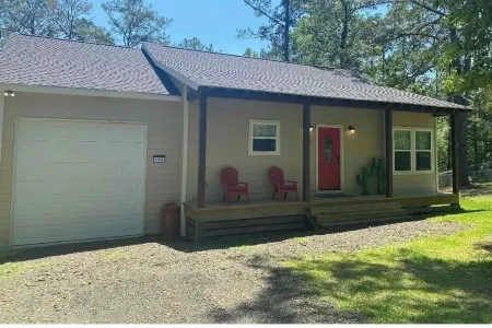 Cozy Cottage in Rayburn Country-Pet Friendly-King Suite/Pool Table! Sleeps 10