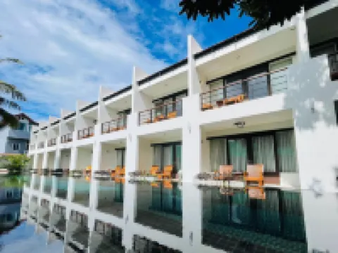 Tea Tree Boutique Resort Hotels near Ra Wai Beach