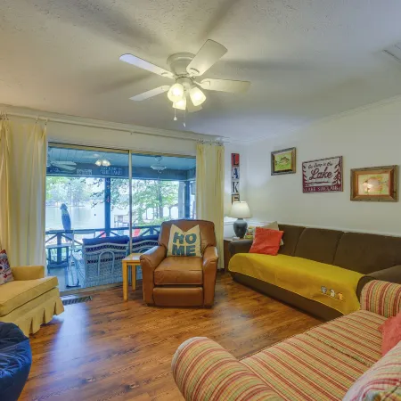 Lake Sinclair 'Crooked Creek Cottage' w/ Fire Pit!
