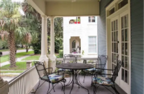 Charming Riverside/Avondale Award Winning Historical Home! Family/pet friendly!