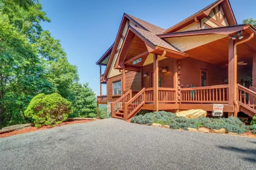 Mineral Bluff 'Bear Ridge Cabin' w/ Hot Tub! - 3-Star