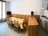 Apartment in Village Center Near Ski Bus Stop Ξενοδοχεία στην πόλη Bareges