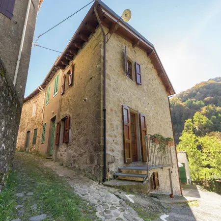 Mansion in Pescaglia near Tuscan Coast
