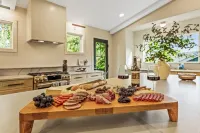 Family-Friendly and Fenced Yard - Great for Pets! Speakeasy – 15 Min to Downtown