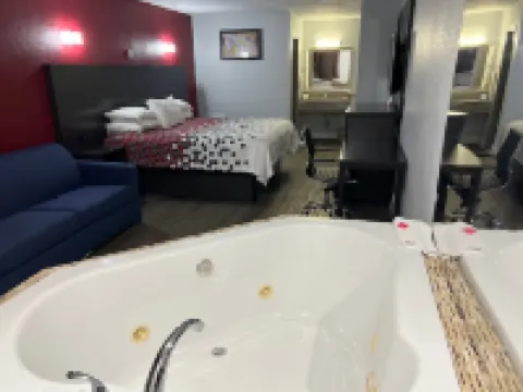 Econo Lodge Airport