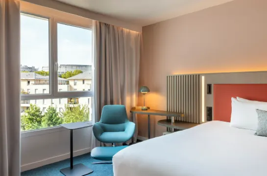Courtyard Paris Saint Denis