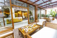 Real King Residance Hotels in Gursel Mahallesi