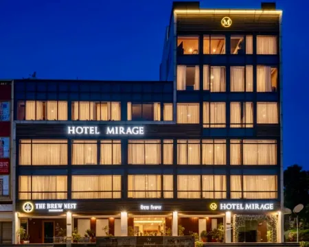 ホテル ミラージュ サヒブザダ・アジット・シン・ナガーのホテル