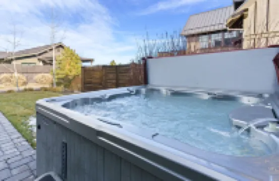 펫프렌들리 카이른 홈, 프라이빗 핫텁과 파이어 핏 있음, 뒷 파티오 바이 레드어닝