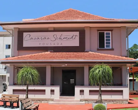 ポウサダ カザラン シュミット ポメロデのホテル