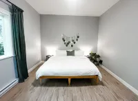 Otter Point Getaway| Cozy & Calming| Close to Sooke| Stylish Westcoast Vacation Hotels near Sandcut Beach