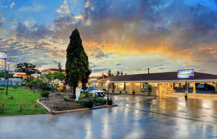 Top of the Town Motel
