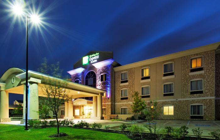 Holiday Inn Express & Suites MANSFIELD by IHG