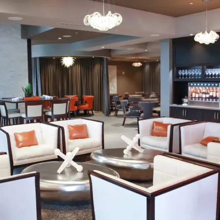 Holiday Inn & Suites DAVENPORT by IHG