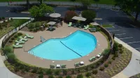 Holiday Inn GREENSBORO COLISEUM by IHG - Pools