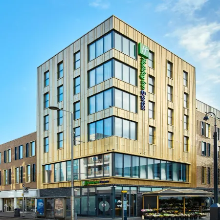 Holiday Inn Express London-Ealing by IHG Отели рядом с достопримечательностью «Стадион «Туикенем»»