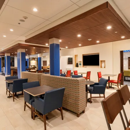 Holiday Inn Express & Suites DODGE CITY by IHG
