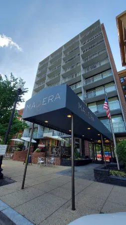 Hotel Madera Отели рядом с достопримечательностью «Национальная галерея искусства»