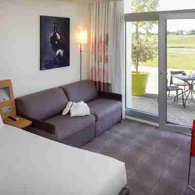 Novotel Saint-Quentin en Yvelines Rooms