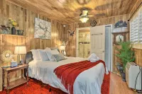 1 Mi to Lake Gregory Boho Crestline Cabin - 3-Star