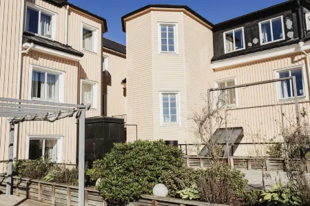 Home Hotel Cardinal Отели рядом со станцией Ваксджо- станция